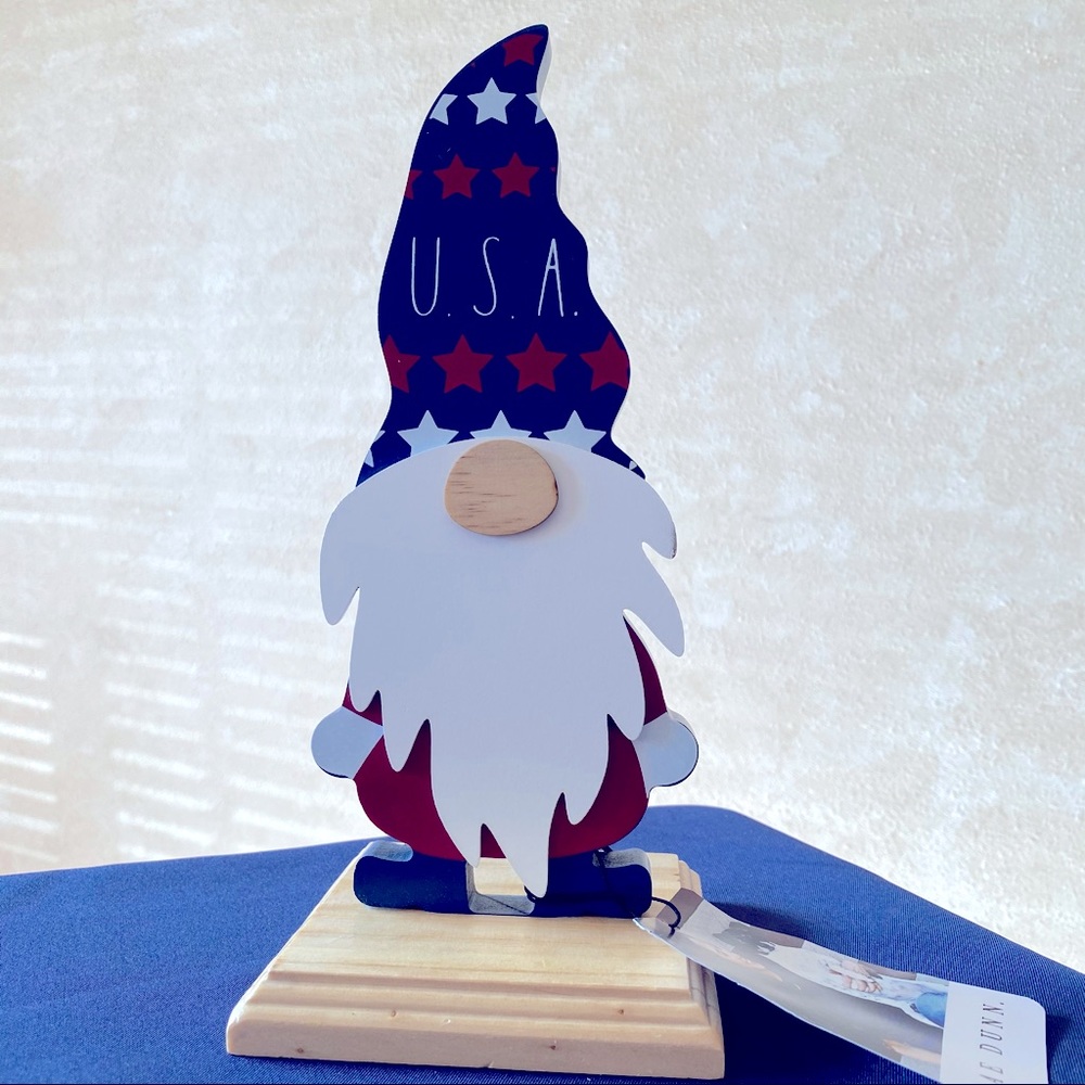 Rae Dunn USA Red & White Stars Patriotic Gnome Wood Sign NEW!!
